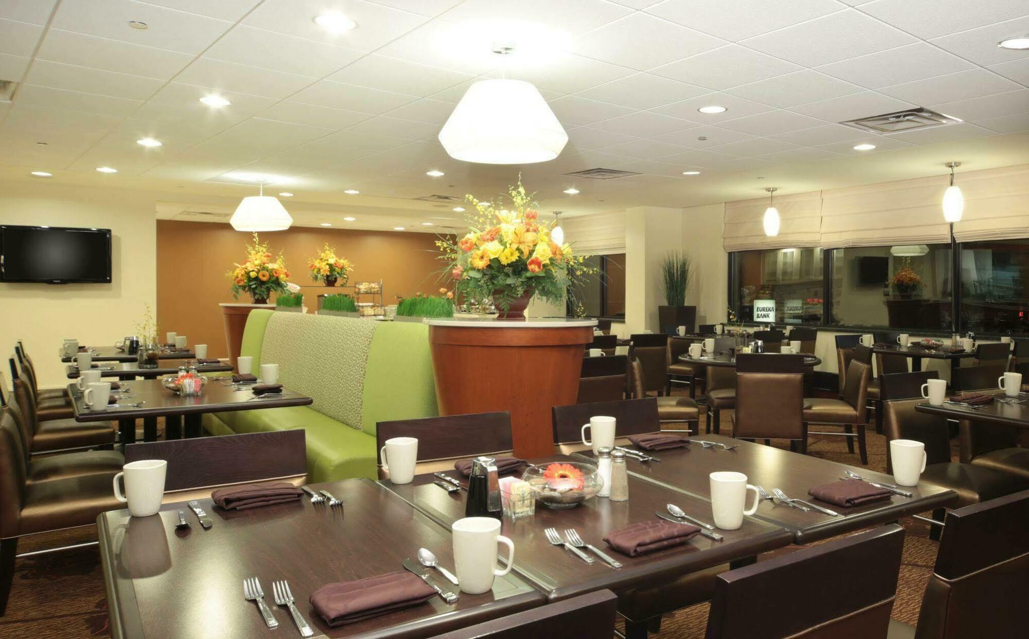Hilton Garden Inn Pittsburgh University Place Restaurant photo